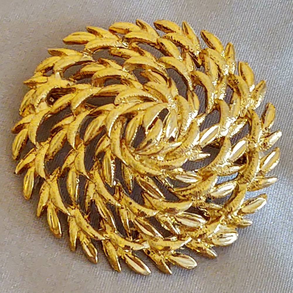 Gold Tone Brooch